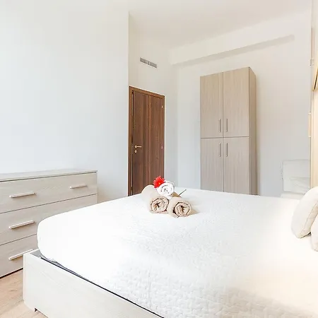Alessia's Flat- Affori 3 *